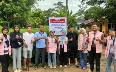 Ingatkan Warga Lewat Banner, Cara KKN Unsoed Jaga Lingkungan Desa